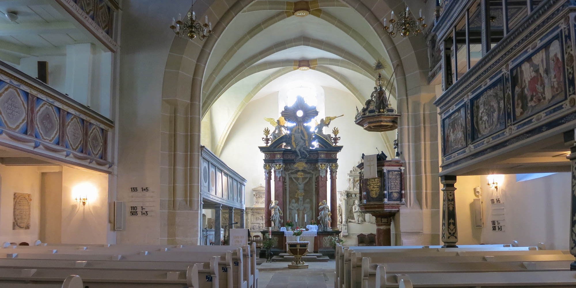 Blick ins Kirchenschiff der Leubnitzer Kirche